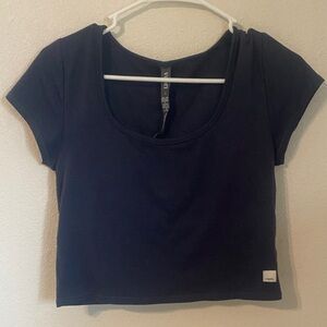 Vuori crop top with built in bra